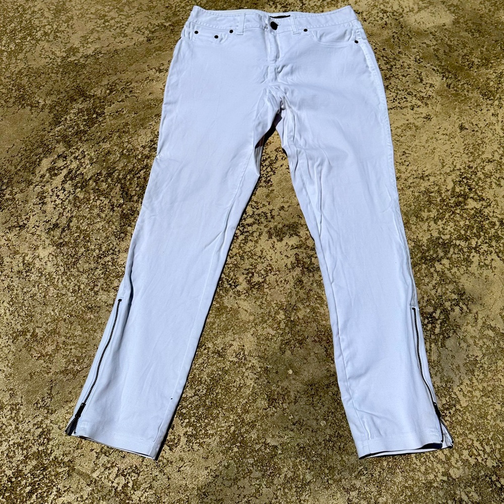 INC international concepts white jeans. Size 8